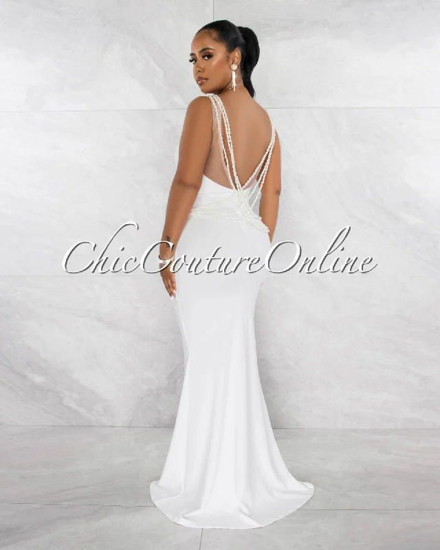 Carina Off-White Low Back Pearl Link Accent Maxi Dress Trendy Floral Print Maxi Dress Carina Off-White Low Back Pearl Link Accent Maxi Dress Trendy Floral Print Maxi Dress